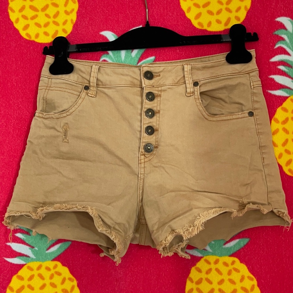 Sz7 Khaki Distressed Shorts